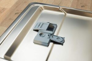 Lavastoviglie Indesit DFO 3C23 AX, libera installazione, capacità 14 coperti  