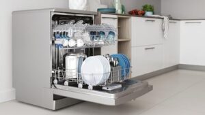 Lavastoviglie Indesit D2F HK26 S, 60 cm, libera installazione, design silver, ideale per 14 coperti