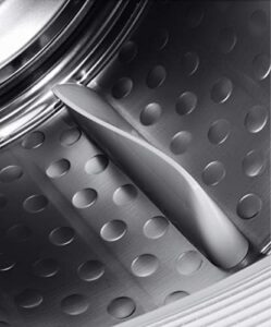 AEG T8DBE843 Asciugatrice a Condensazione con Pompa di Calore, 8 Kg, Classe A++ in azione con capi asciutti e pronti per l'uso