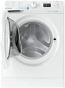 Lavatrice Indesit BWA 71083X W IT, carica frontale, 7kg, 1000 giri/min, perfetta per famiglie di medie dimensioni e adatta a risparmiare energia.