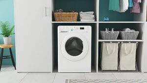 Indesit BWA 81285X W IT - Lavatrice 8kg, con centrifuga a 1200 giri, compatta e ideale per famiglie.