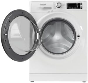 Lavatrice Hotpoint Ariston NBT 948 WM A IT a carica frontale con capacità di 9 kg, ideale per famiglie numerose.