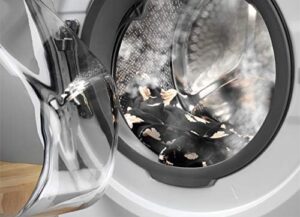 Lavatrice Electrolux EW6F394IQ PerfectCare 600 con SensiCare System, AutoDose, e connettività smart