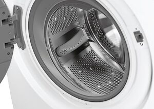 Lavasciuga H5DPB4149AMBC-S con capacità 14+9 Kg e 1400 giri, ideale per famiglie numerose e risparmio energetico.
