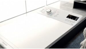 Lavatrice Hotpoint WMTF 624U IT a carica dall'alto, capacità 6,0 kg, design compatto e silenzioso, ideale per famiglie di piccole dimensioni.