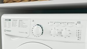 Lavatrice 8 kg Classe C Inverter 1200 giri - EWC 81284 W IT, efficienza energetica, capacità di 8 kg