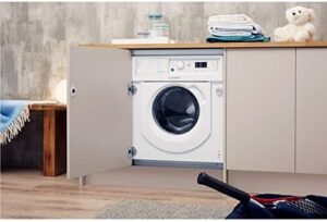 Lavatrice Integrata 7 Kg 1200 Spin, perfetta per famiglie e piccoli appartamenti, con alta efficienza energetica e velocità di centrifuga.