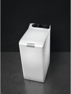 Lavatrice AEG LTR7E72C con caricamento dall'alto, 7 kg di capacità e 1151 giri/min, perfetta per risparmiare spazio e ottenere prestazioni eccellenti