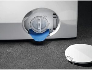 Lavatrice da 8 kg 1400 giri con funzione vapore, ideale per famiglie e risparmio energetico.
