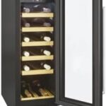 Lavatrice Candy ccvb30f1, perfetta per piccoli spazi e dotata di tecnologia smart per un lavaggio efficiente.