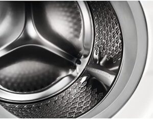 Lavatrice da incasso 7 kg, classe D, 1200 giri, con funzione vapore, perfetta per famiglie di medie dimensioni e risparmio energetico.