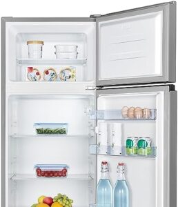 Lavatrice Hisense WFVC6010E 6 Kg e frigorifero Hisense MTM55205SE 206 L in un design moderno e funzionale.