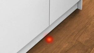 Bosch Serie 2 SMV25AX01E lavastoviglie a scomparsa totale con 12 coperti, design elegante e alta efficienza energetica A++