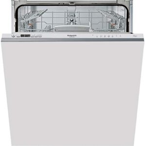 Lavastoviglie Hotpoint bianca da 60 cm con 14 coperti, classe D, perfetta per famiglie di medie dimensioni