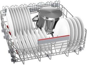 Lavastoviglie BOSCH SMV6ZCX03E con design elegante e funzioni avanzate per un lavaggio silenzioso ed efficiente.