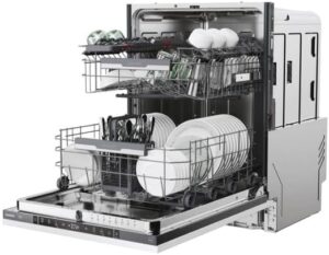 Lave-vaisselle Tout-intégrable RI5C4F0A-47 Rosieres in cucina, con un design integrato e una silenziosità ideale per l'uso notturno.