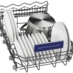 Lave-vaisselle tout intégrable SIEMENS SR63EX24ME iQ300 con design elegante in acciaio inox e capacità da 10 coperti