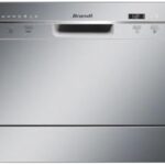 Lavastoviglie compatta Brandt DFC6519S in acciaio inox, silenziosa con 6 coperti, ideale per spazi ristretti.