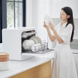 Lavastoviglie da appoggio con asciugatura intelligente, perfetta per piccoli spazi come appartamenti e camper