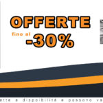 Lavastoviglie commerciale automatica con coperchio, ideale per hotel, ristoranti e mense. Design a pavimento e alta capacità.