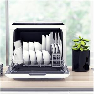 Lavastoviglie automatica piccola, perfetta per cucine con poco spazio, che lava, asciuga e spazzola i piatti in modo efficiente.