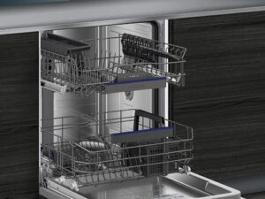 Lavastoviglie Siemens SN65YX00AE iQ500 con cestello per posate e tecnologia zeolite