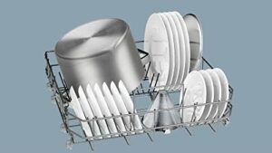 Lave-vaisselle Balay 3VS572IP in acciaio inox, elegante e performante, ideale per famiglie e piccoli gruppi.