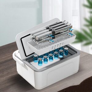 Frigorifero portatile per insulina con tre batterie ricaricabili, perfetto per viaggi e conservazione sicura dei medicinali