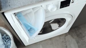 Hotpoint Ariston NFR69W IT lavatrice a carica frontale bianca