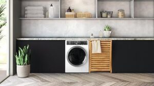 Lavatrice Hotpoint Ariston H8 W046WB IT a carica frontale, 10 kg, classe A, vista frontale