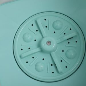 Mini lavatrice pieghevole verde per viaggi e biancheria intima  