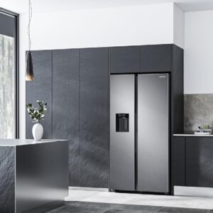 Frigorifero Samsung RS64DG53M3SL/EF, design inox e capacità di 635 litri, con tecnologia No Frost e classe energetica E.