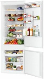 Frigorifero combinato Candy CBT7719EW installato in una cucina moderna con un design elegante e funzionale