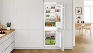 Bosch Serie 2 KIN865SF0, frigorifero da incasso con congelatore, capacità di 260 litri, classe energetica F