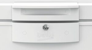 Congelatore Beko HSM46740 con capacità di 451 litri, 3 cestini, allarme temperatura, serratura e funzionamento silenzioso a 36 dB.  